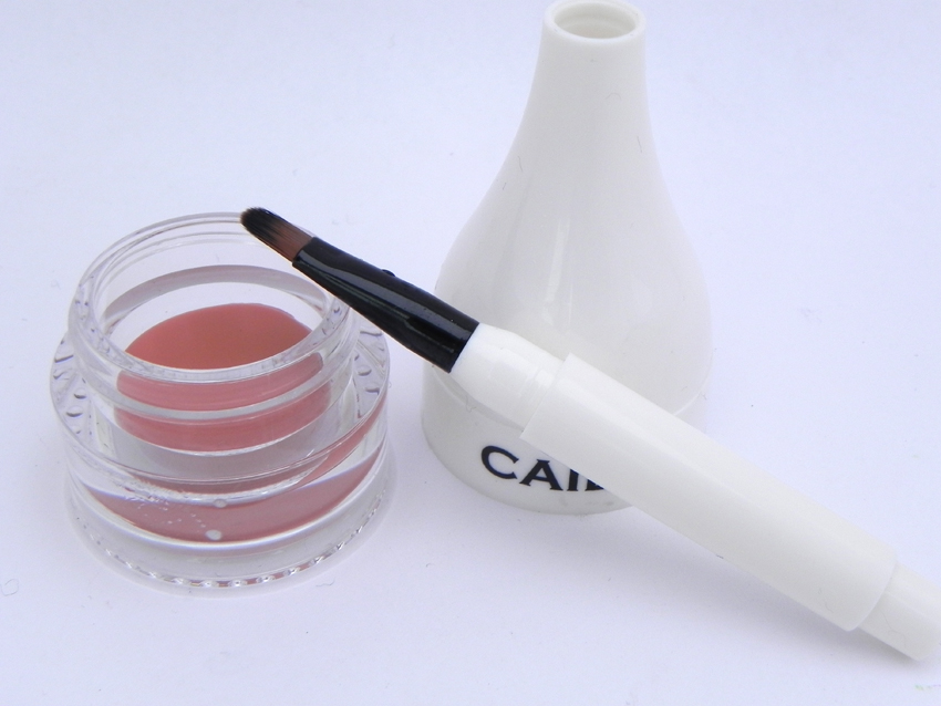 Usta w 3D: Tinted Lip Balm od Cailyn