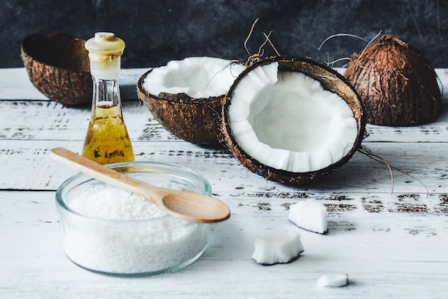 8 sposobów na zastosowanie oleju kokosowego